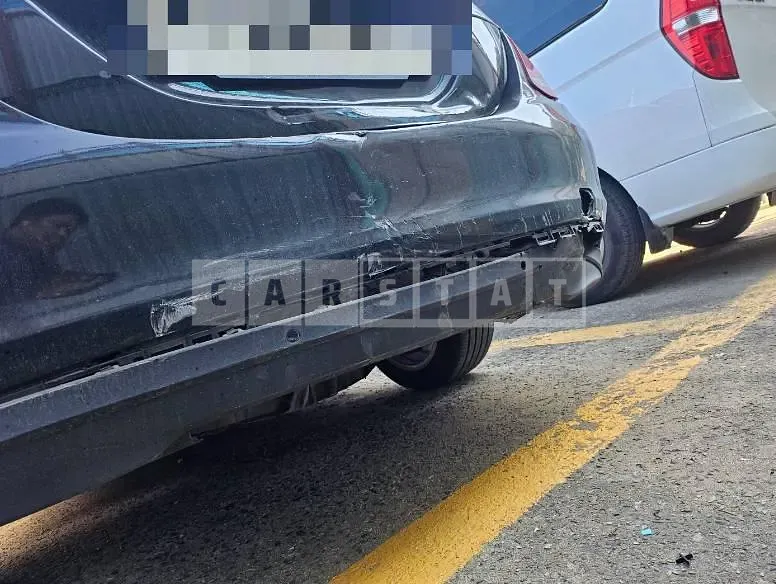 Photo 2 of 25: 2018 Mercedes-Benz C200 d — Korean insurance auction