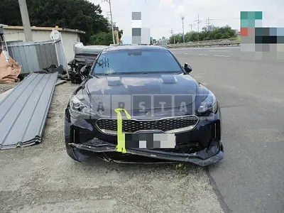 Photo 1 of 8: 2018 Kia Stinger 2.0 — Korean insurance auction