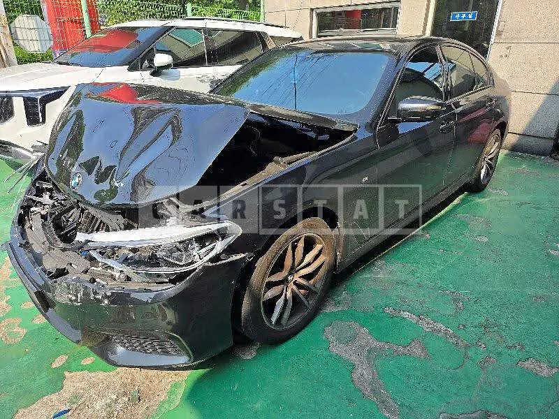 Photo 2 of 38: 2017 BMW 520d, VIN WBAJC3105HWB59200 — Korean insurance auction