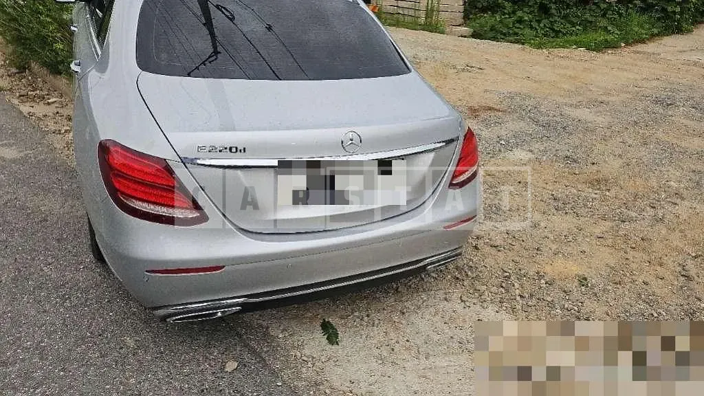 Photo 2 of 7: 2016 Mercedes-Benz E220 d — Korean insurance auction