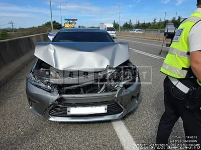 Photo 1 of 5: 2016 Lexus ES300h, VIN JTHBW1GG0G2117414 — Korean insurance auction