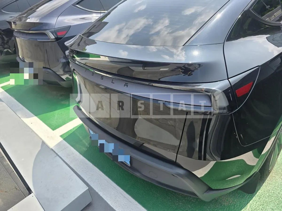 Photo 2 of 12: 2025 Tesla Model Y RWD — Korean insurance auction