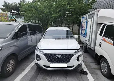 Photo 1 of 39: 2019 Hyundai Santa Fe, VIN KMHS381BBKU157042 — Korean insurance auction