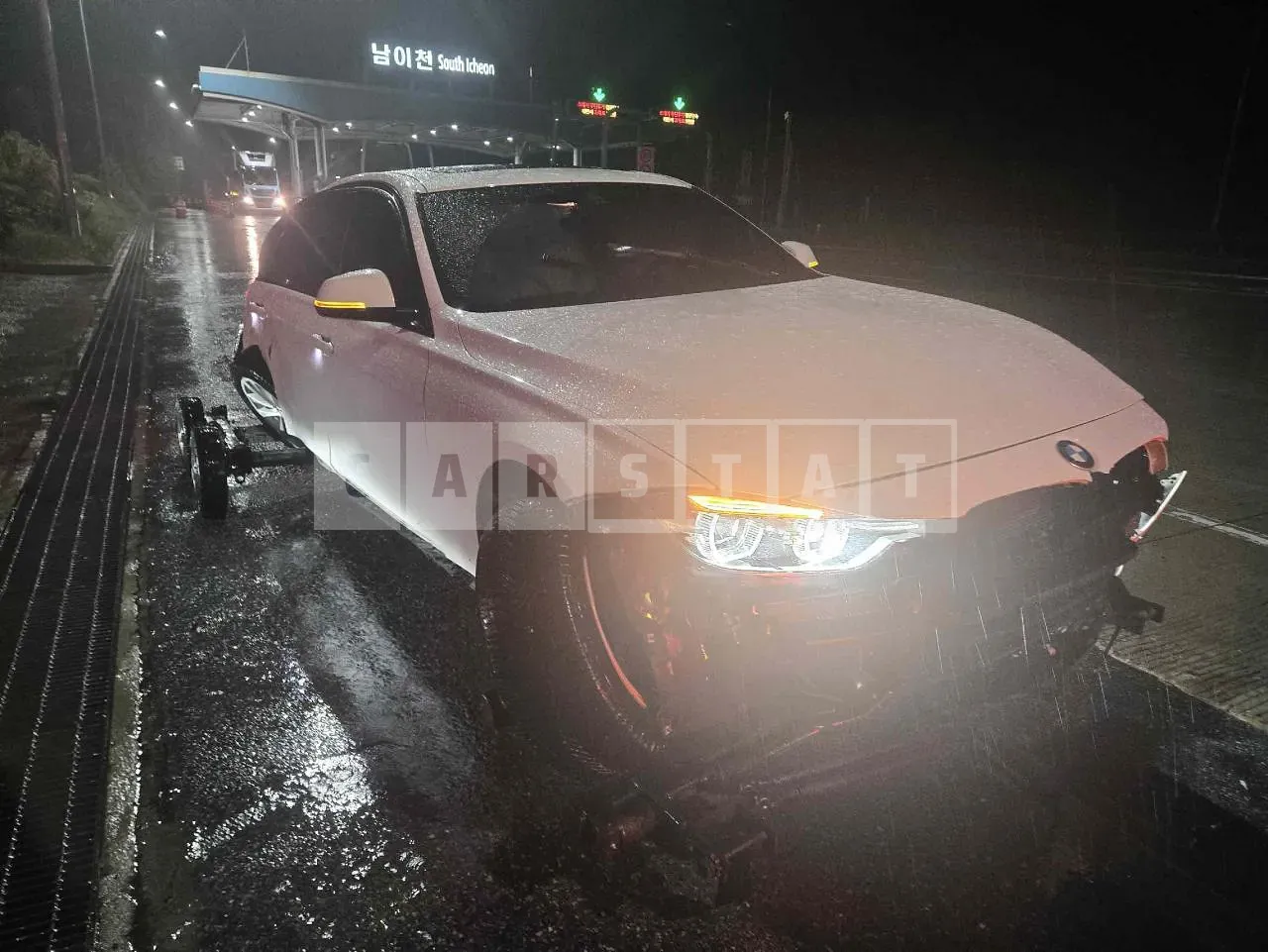 Photo 2 of 14: 2017 BMW 320d, VIN WBA8C5105HA069419 — Korean insurance auction
