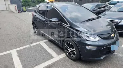 Photo 1 of 32: 2018 Chevrolet Volt Electric Car — Korean insurance auction