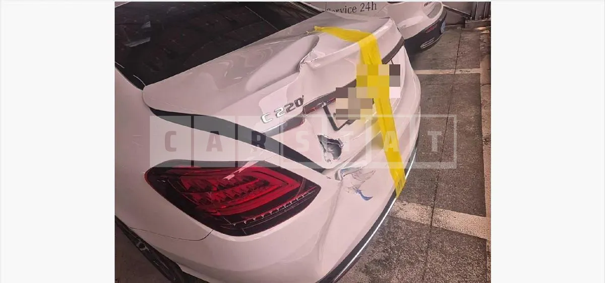 Photo 2 of 28: 2019 Mercedes-Benz C220 d 4Matic — Korean insurance auction
