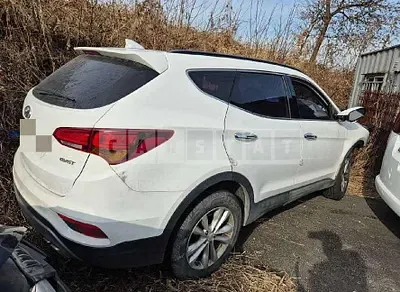 Photo 1 of 15: 2016 Hyundai Santa Fe DM — Korean insurance auction