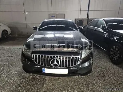 Photo 1 of 9: 2017 Mercedes-Benz E 300 4Matic, VIN WDDZF4KB9HA122573 — Korean insurance auction