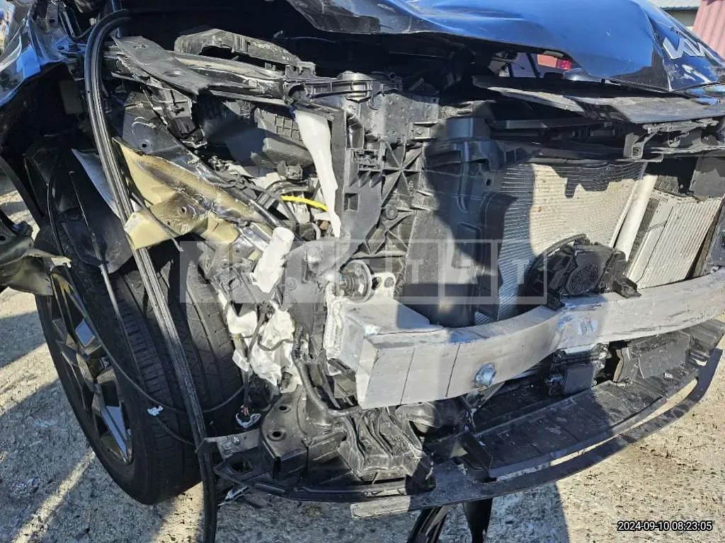 Photo 2 of 17: 2024 Kia Sorento — Korean insurance auction