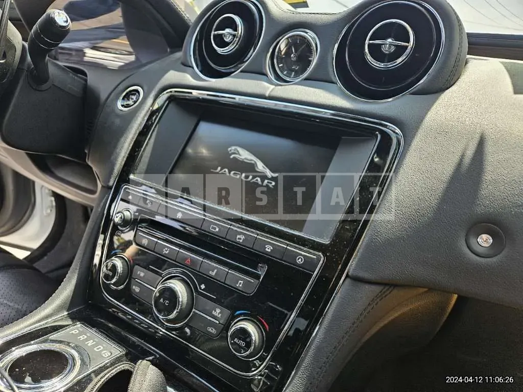 Photo 2 of 7: 2016 Jaguar XJ 3.0 d — Korean insurance auction