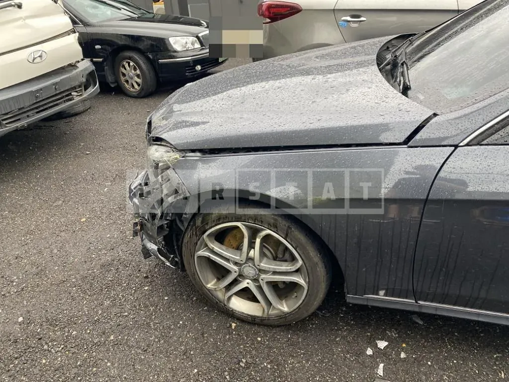 Photo 2 of 6: 2016 Mercedes-Benz E250 BlueTec 4Matic, VIN WDDHF9HB6GB313134 — Korean insurance auction