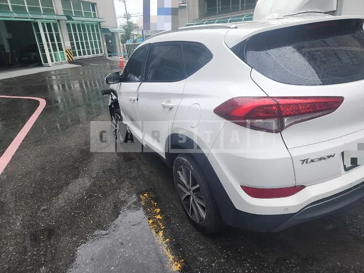 Photo 2 of 16: 2015 Hyundai Tucson — Korean insurance auction