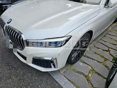 2021 (Parts) BMW 740Li xDrive headlight