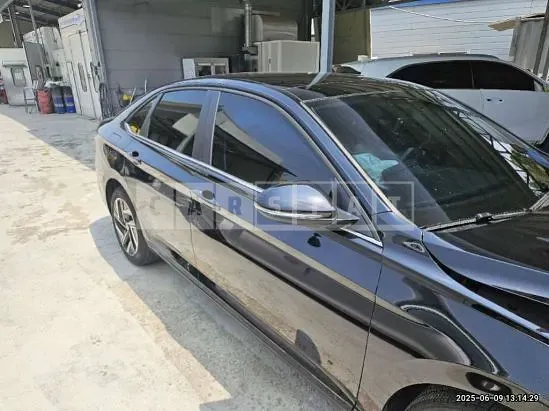 Photo 2 of 13: 2023 Volkswagen Jetta — Korean insurance auction