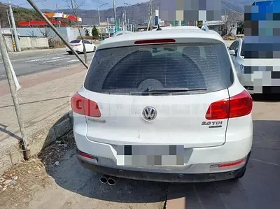 Photo 1 of 12: 2015 Volkswagen Tiguan 2.0 TDI Blue Motion, VIN WVGZZZ5NZFW560449 — Korean insurance auction
