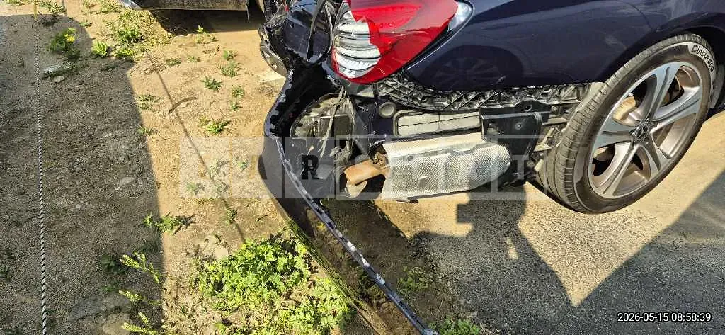 Photo 2 of 30: 2019 Mercedes-Benz E300 — Korean insurance auction