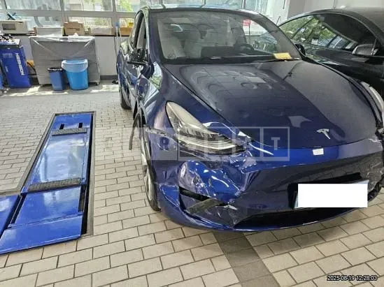 Photo 2 of 45: 2021 Tesla Model Y Standard Range, VIN 5YJYGDED9MF172228 — Korean insurance auction