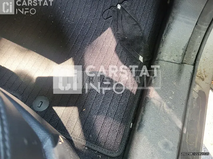 Photo 2 of 12: 2016 Hyundai Santa Fe 2.0 — Korean insurance auction