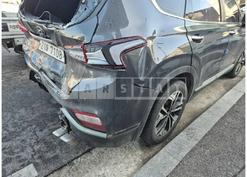 Photo 2 of 26: 2019 Hyundai Santa Fe — Korean insurance auction