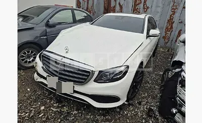 Photo 1 of 28: 2019 Mercedes-Benz E220 d 4Matic — Korean insurance auction