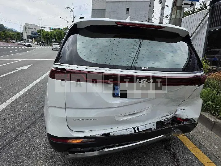 Photo 2 of 11: 2021 Kia Carnival Gasoline — Korean insurance auction