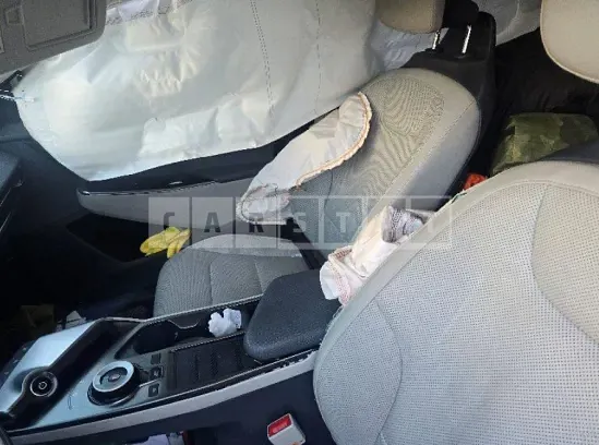 Photo 2 of 17: 2022 Kia EV6 — Korean insurance auction