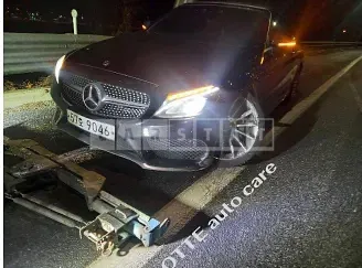 Photo 2 of 34: 2018 Mercedes-Benz C 200, VIN WDDWK4CB4JF707602 — Korean insurance auction