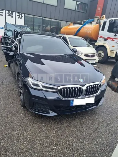Photo 1 of 17: 2021 BMW 530e — Korean insurance auction
