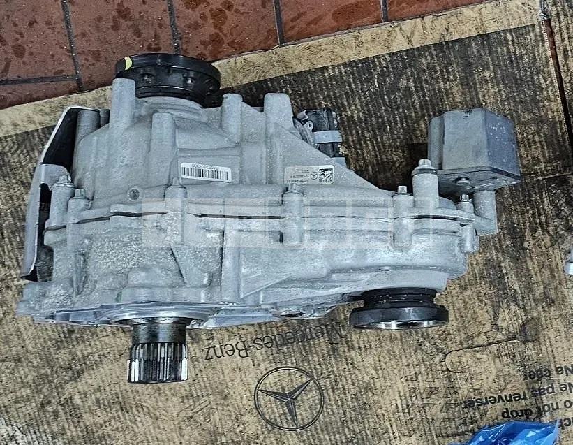 Photo 2 of 2: 2019 Mercedes-Benz Auto Parts /GLE450 4Matic Transfer Case, VIN WDCFB5KB1KA068007 — Korean insurance auction