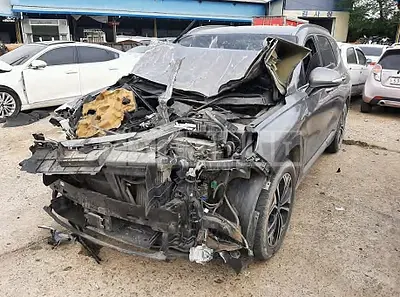 Photo 1 of 24: 2019 Hyundai Santa Fe, VIN KMHS381CBKU017002 — Korean insurance auction