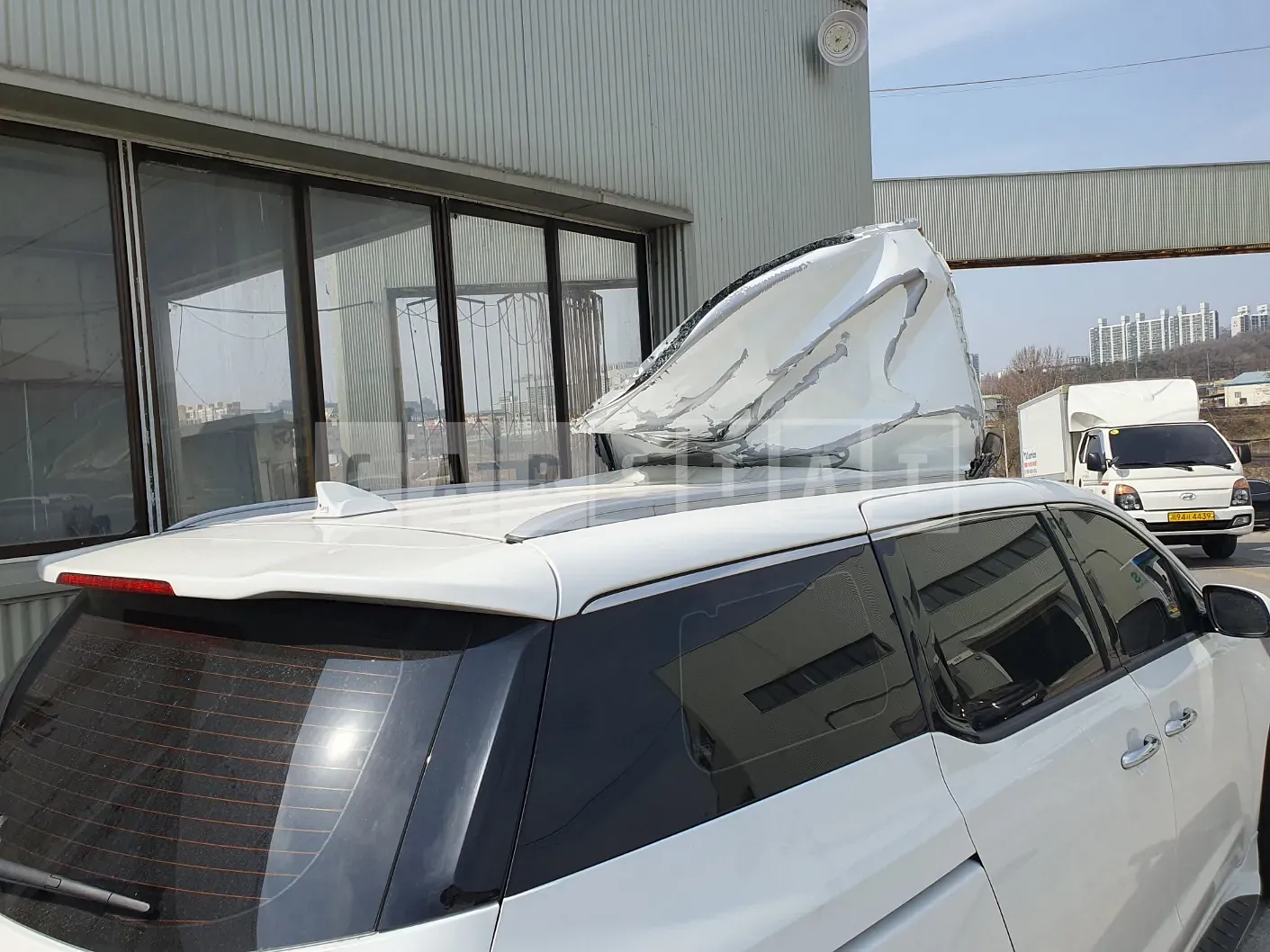 Photo 2 of 28: 2020 Kia Carnival, VIN KNAME81ABLS653172 — Korean insurance auction