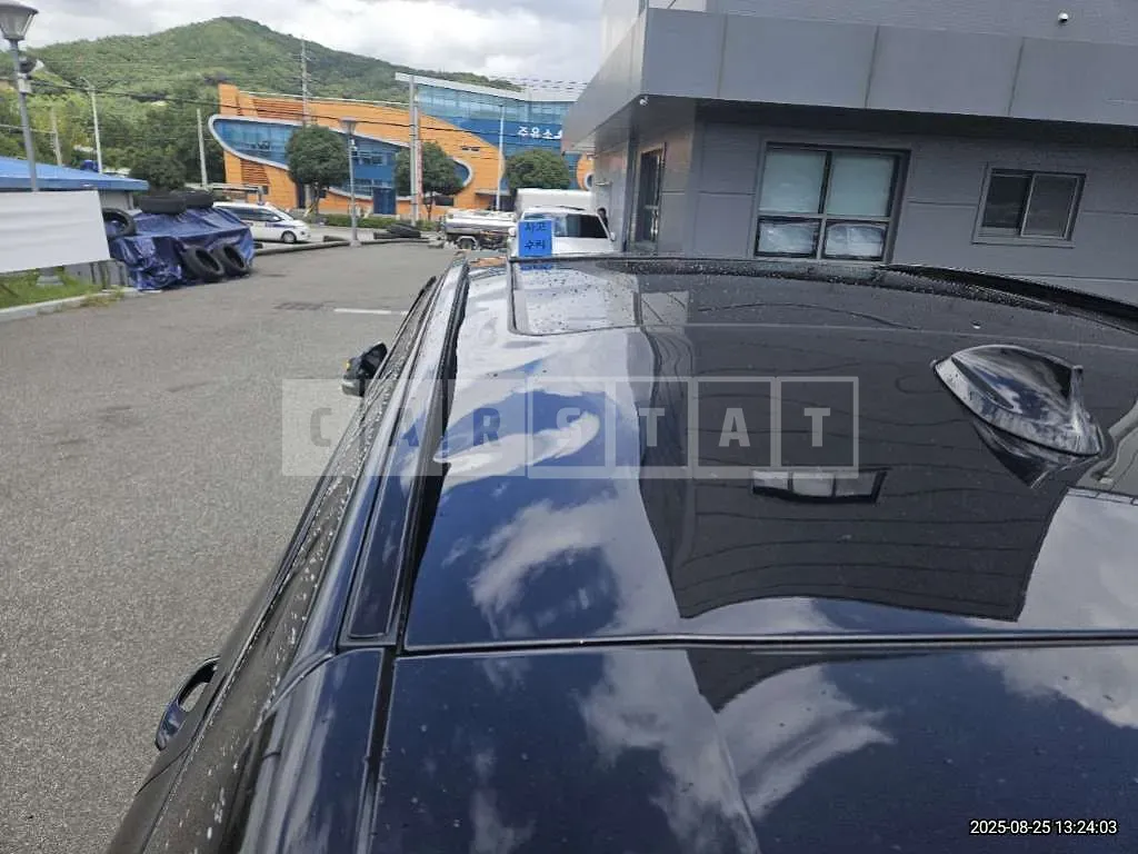 Photo 2 of 18: 2024 BMW X3 xDrive20i — Korean insurance auction