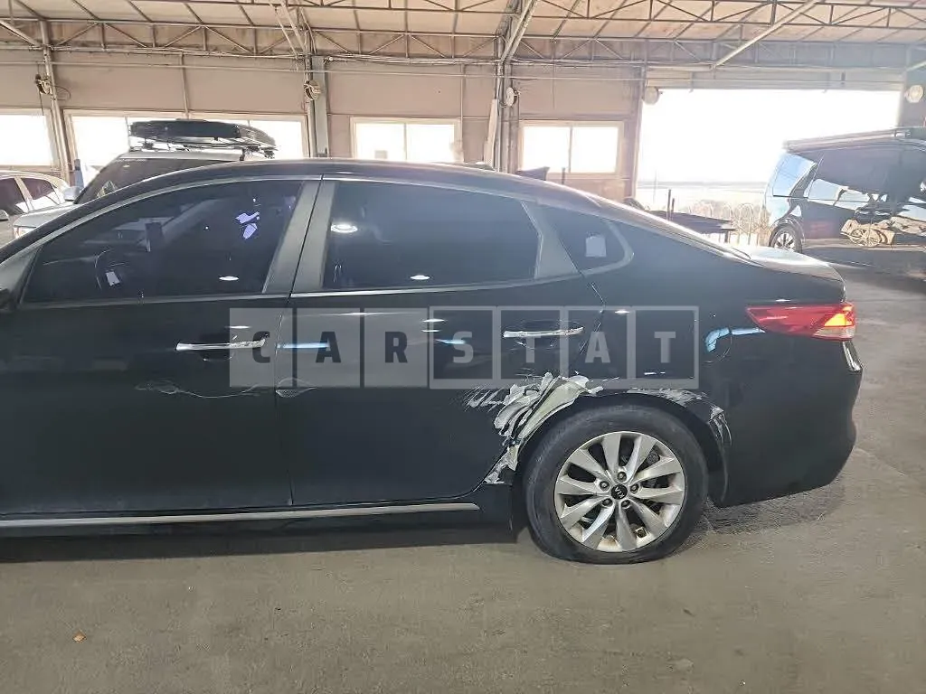 Photo 2 of 5: 2016 Kia K5, VIN KNAGU416BGA060772 — Korean insurance auction