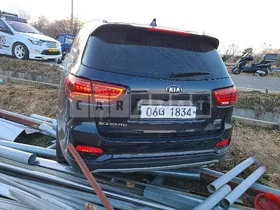 Photo 1 of 8: 2018 Kia Sorento R, VIN KNAPH81BDJA457460 — Korean insurance auction