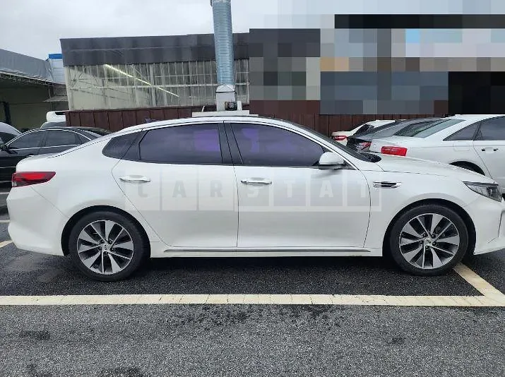 Photo 2 of 4: 2015 Kia K5 — Korean insurance auction