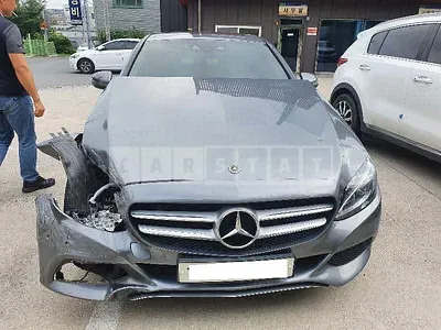 Photo 1 of 18: 2018 Mercedes-Benz C220 d, VIN WDDWF0EB2JR369464 — Korean insurance auction