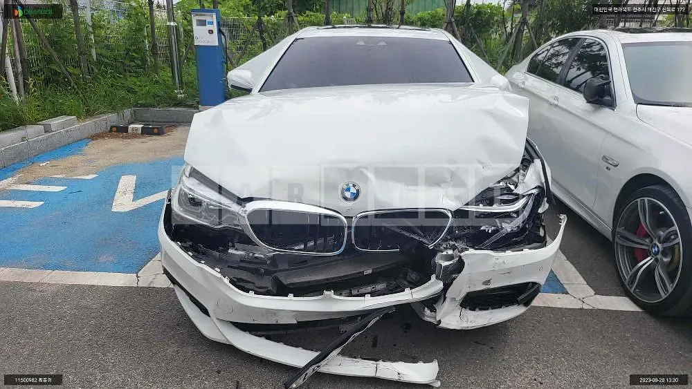 Photo 2 of 10: 2018 BMW 520d, VIN WBAJC3108JWE63398 — Korean insurance auction