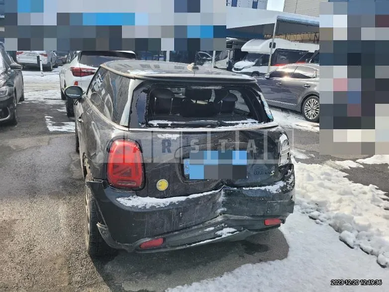 Photo 2 of 12: 2022 MINI Cooper Se, VIN WMW11DJ07N2S10501 — Korean insurance auction