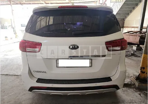Photo 2 of 22: 2018 Kia Carnival, VIN KNAME81ABJS421771 — Korean insurance auction