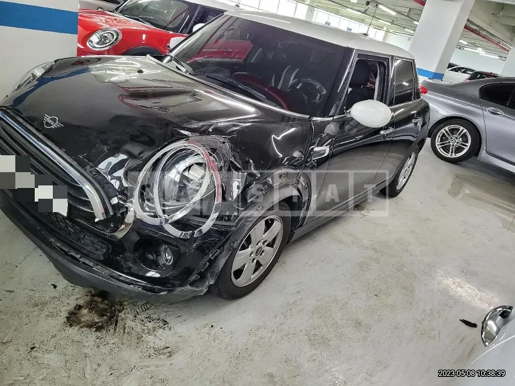 Photo 2 of 19: 2020 MINI Cooper Five-Door, VIN WMWXV710XL2M69593 — Korean insurance auction