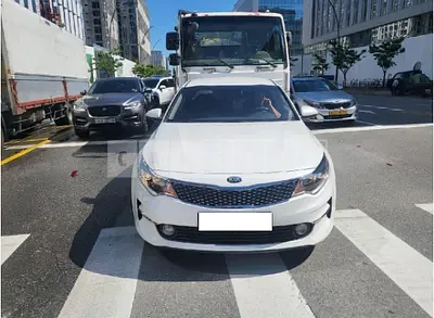 Photo 1 of 9: 2018 Kia K5 — Korean insurance auction