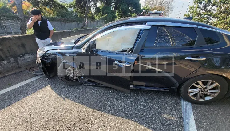 Photo 2 of 4: 2020 Kia K5, VIN KNAGT416BLA375571 — Korean insurance auction