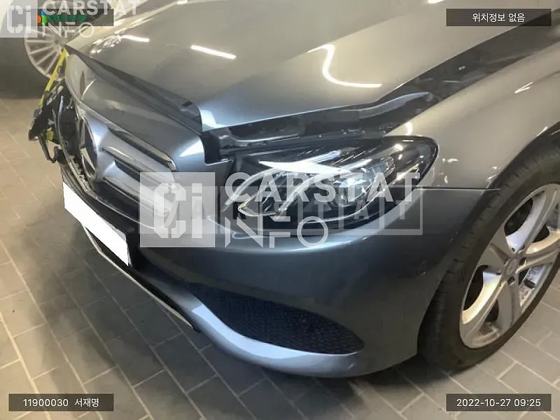 Photo 2 of 12: 2016 Mercedes-Benz E 200, VIN WDDZF4CB1HA109699 — Korean insurance auction