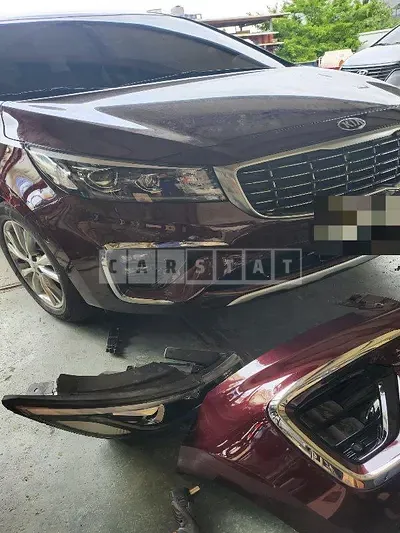 Photo 1 of 3: 2019 Kia (parts) Carnival Headlamp — Korean insurance auction