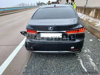 Photo 1 of 17: 2019 Lexus LS500h AWD — Korean insurance auction