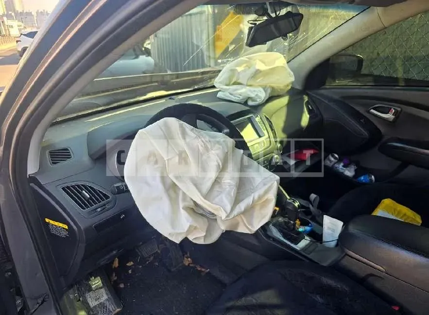 Photo 2 of 9: 2014 Hyundai Tucson ix — Korean insurance auction