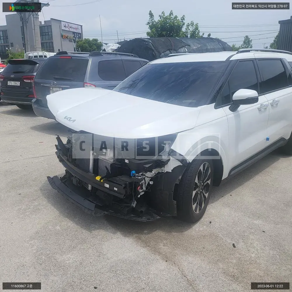 Photo 2 of 12: 2021 Kia Carnival, VIN KNANE81BBNS155009 — Korean insurance auction