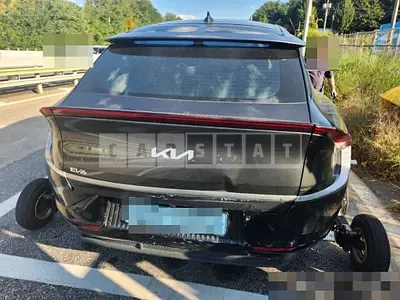 Photo 1 of 10: 2022 Kia EV6 Long Range Earth 4WD — Korean insurance auction