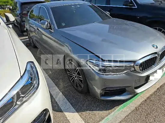 Photo 2 of 14: 2020 BMW 530i M Sport Package — Korean insurance auction