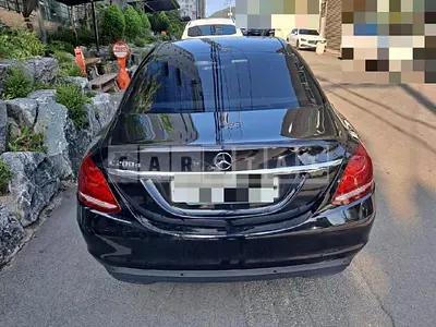 Photo 1 of 41: 2018 Mercedes-Benz C200 d, VIN WDDWF3HB6JR350963 — Korean insurance auction